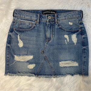 Express Jeans Waist Distressed
Ripped Denim Blue Mini Skirt Women
Size 0